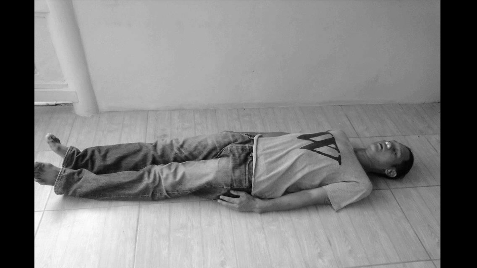 Historia de una chapuza El hombre que fingio su propia muerte y contesta una llamada de movil1920