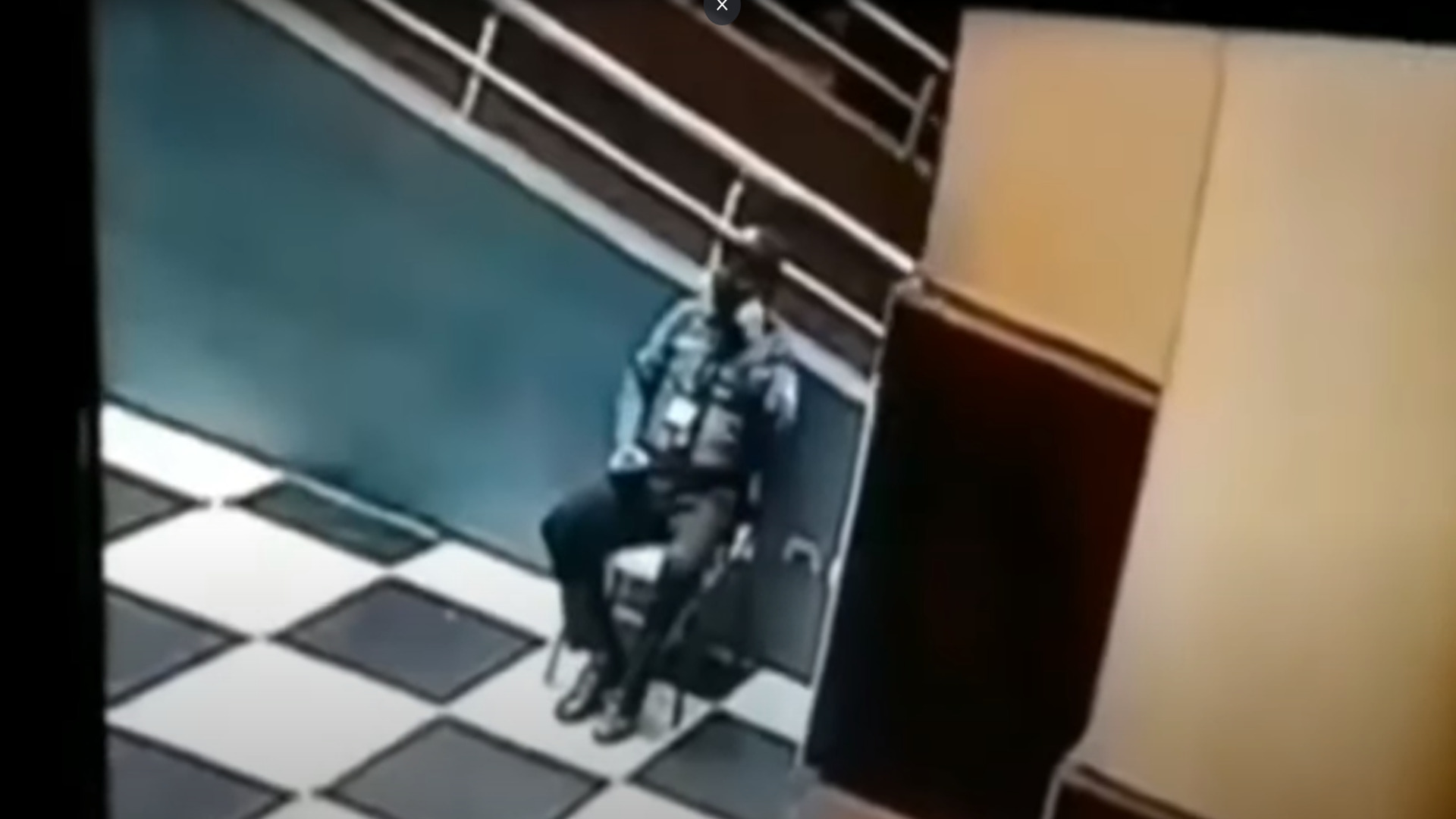 Un vigilante asegura que hablo con su amigo sin saber que llevaba dos dias muerto1920
